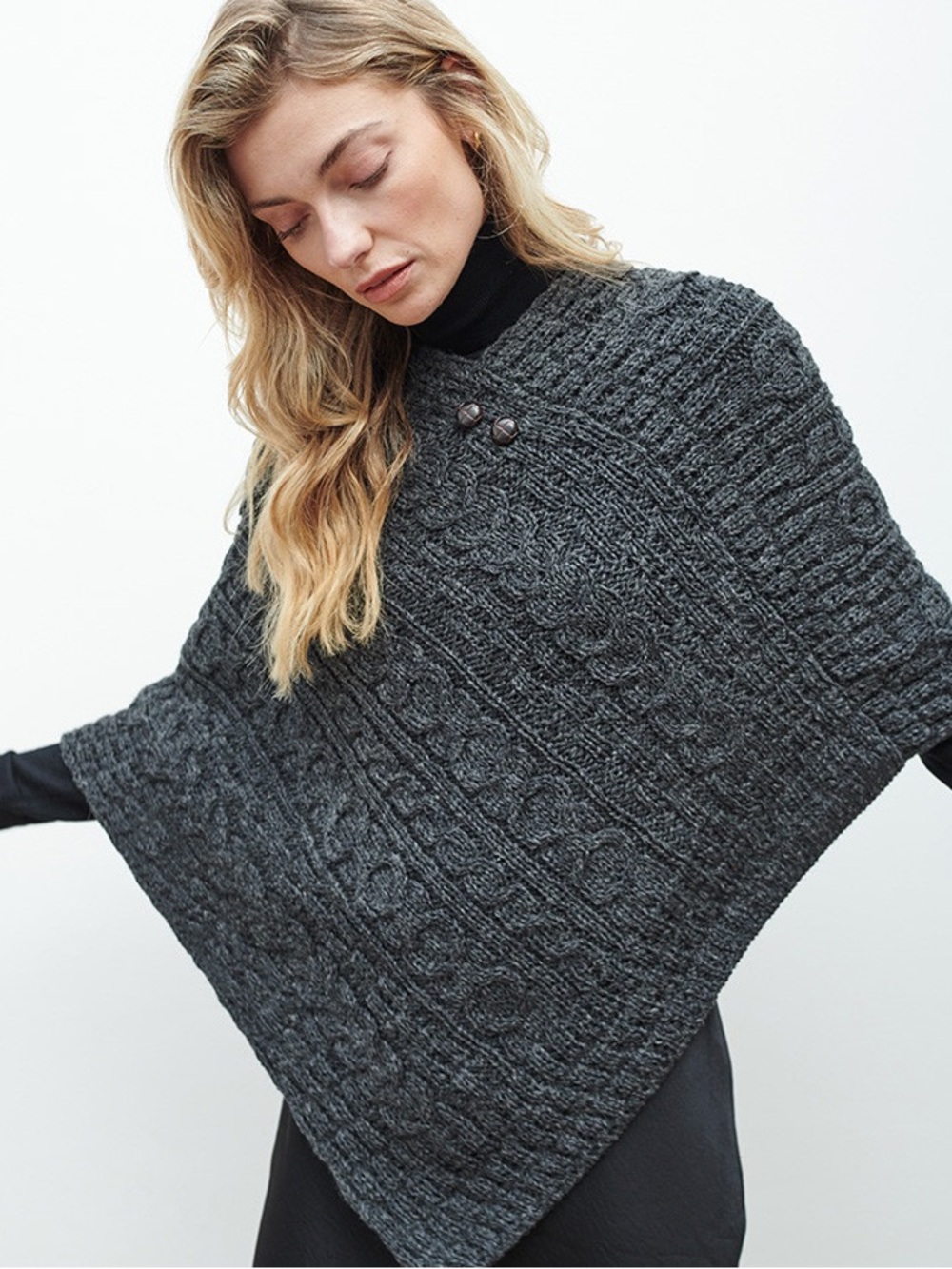 ARAN merino wool cable knit poncho charcoal gray made in Ireland O/S